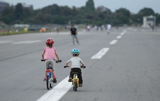500 лв. глоба, ако пуснеш детето си с колело на площада в този български град 