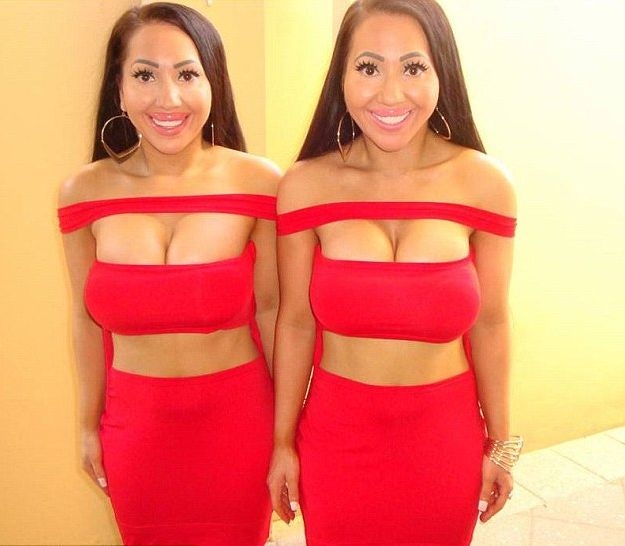 Палави близначки: Няма да сме щастливи, докато гърдите ни не станат еднакви (СНИМКИ/ВИДЕО 18+)