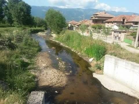 Часове наред разпитват майката на изчезналия Станимир, следа няма