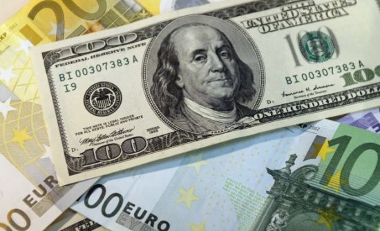Паника на Острова - купуват се евро и долари на поразия! Онлайн продажбите скочили с 381%