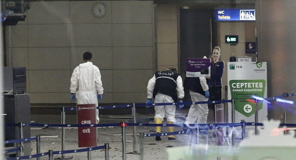 Журналист, видял смъртта отблизо на летището в Истанбул: Гледахме терориста в очите! Миг по-късно, той се взриви!