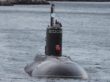 Най-новата руска подводница премина през Босфора и навлезе в Черно море 