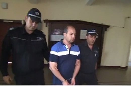 Бивш полицейски началник е обвинен за трафик на бежанци