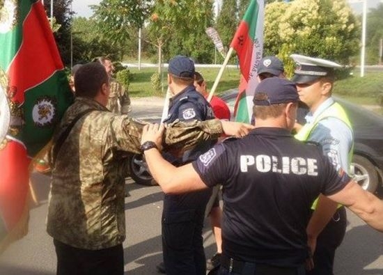 Жена от „Войнски съюз Васил Левски” за свадата в Бургас: Нарекоха ме проститутка на Путин!