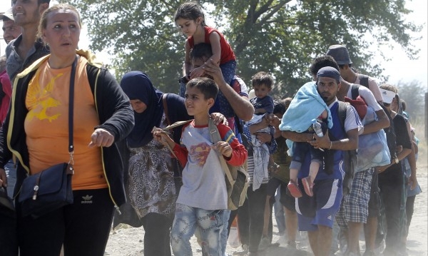 Бежанци стават каналджии	
