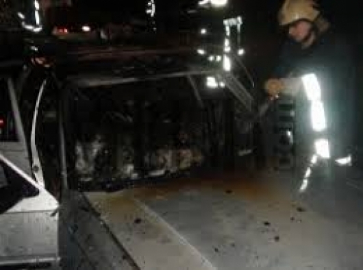 Кошмарна нощ в Сандански, горя кола на човек на Ембака