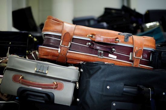 Семейство си купи куфар от търг, а вътре откри най-страшната находка СНИМКИ