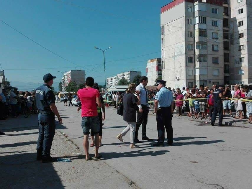Съветникът с 2,63 на матурата успокоява хората с бутнатите къщи в "Столипиново"