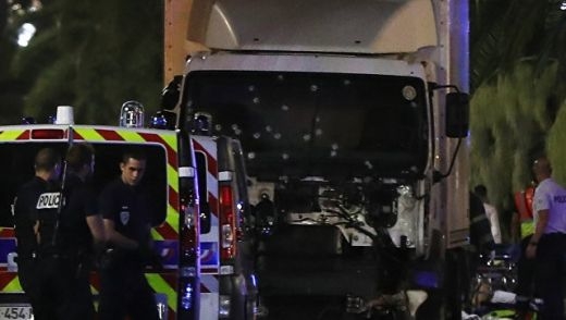 Франция обяви тридневен траур за жертвите от атентата в Ница