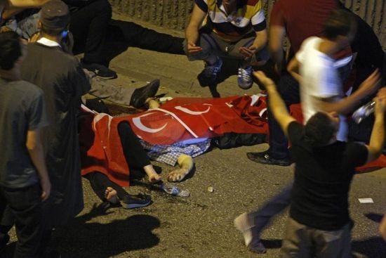 Брутално убийство на партиен лидер окървави изборите в Турция! Има още трупове