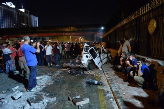 Зверска катастрофа в Турция! Четирима загинаха, други 11 са ранени