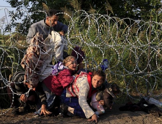 И Македония изпраща допълнително военни и полиция по браздата срещу мигрантите