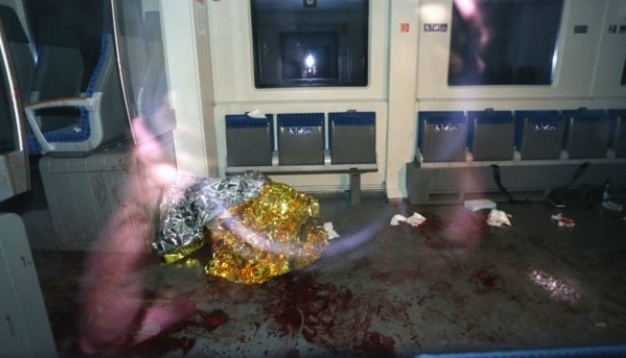 Касапинът, който кла с брадва и нож пътници във влака, крещял "Аллах акбар!" (СНИМКИ/ВИДЕО)
