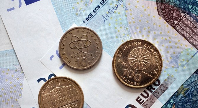 "Дейли Телеграф": Ето какво се случва с еврото, къщата от карти рухва, парите ни под заплаха