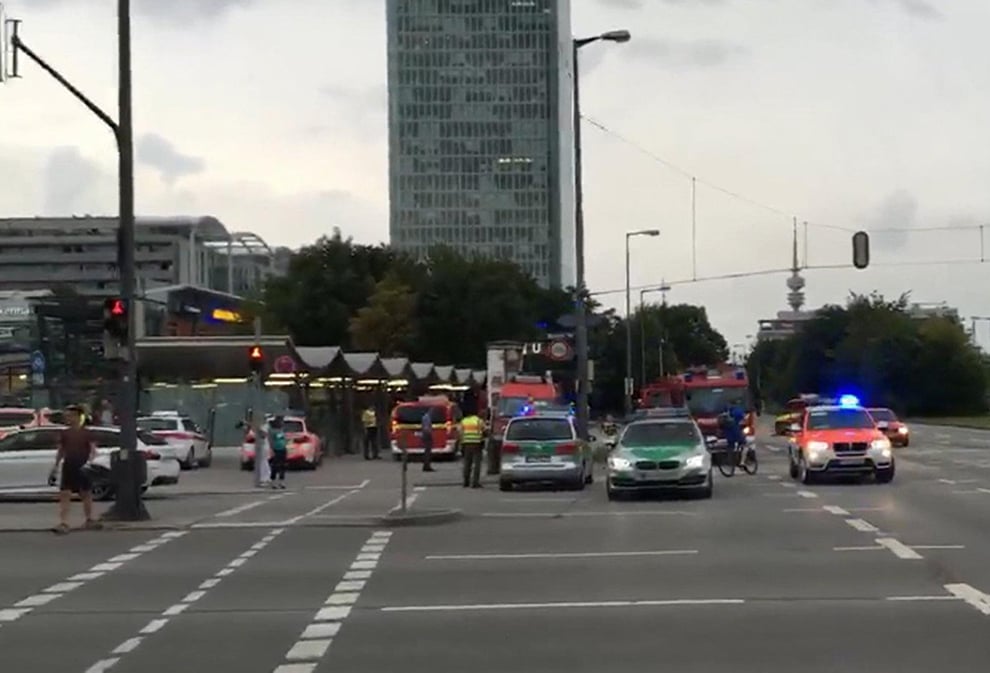 Полицията призова шофьорите да освободят магистралите към Мюнхен