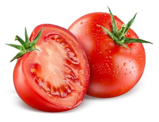 Сложете прясно нарязан домат на лицето си за 3 секунди и ето какъв невероятен ефект ви очаква