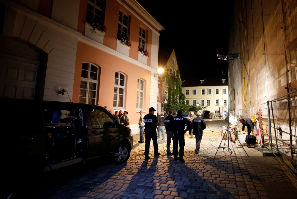 Германската полиция със смразяващи подробности за камикадзето от Ансбах! Разкриха и името му