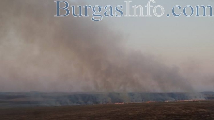 Вижте страховити СНИМКИ от огнената стихия край Бургас