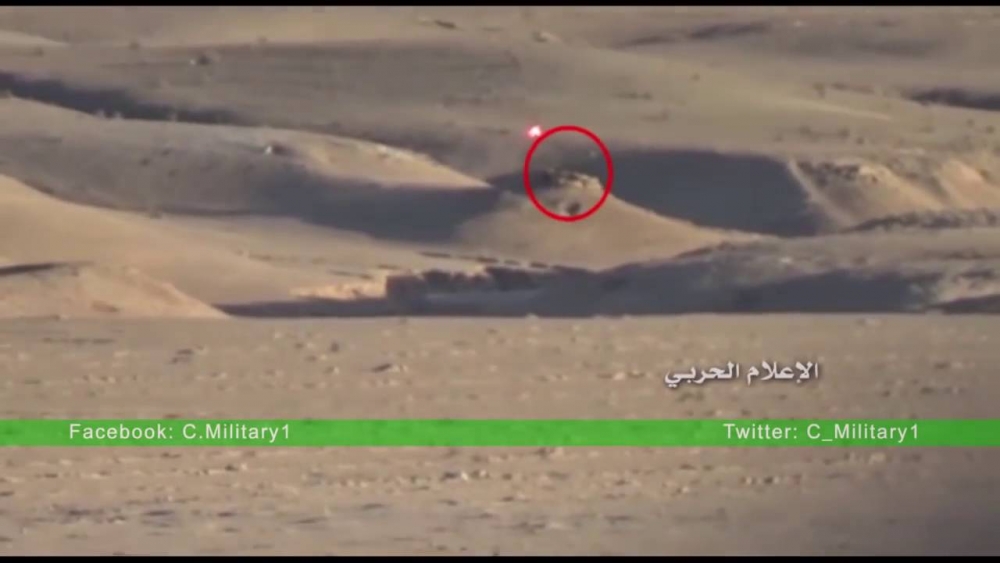 Уникални кадри: Вижте как ракета откъсна главата на терорист от "Ислямска държава" (ВИДЕО 18+)