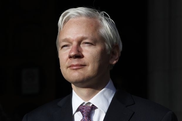 Уикилийкс никога няма да разкрие кой е качил скандалните имейли на демократите в САЩ