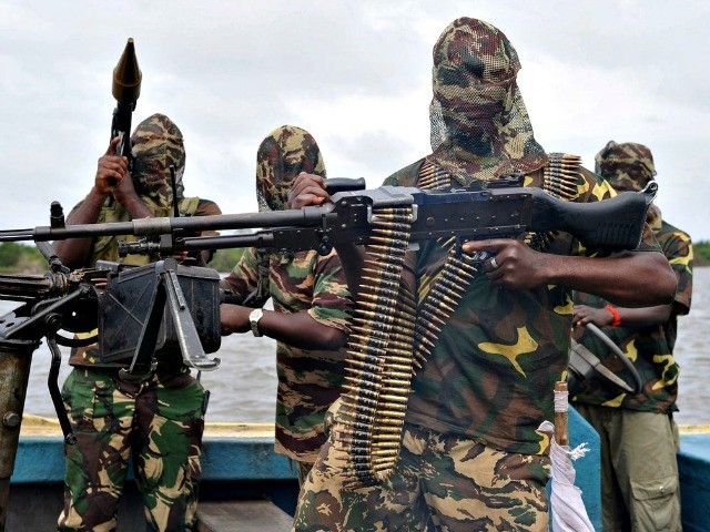 „Боко Харам“ за половин година са превърнали в терористи-камикадзе 50 деца