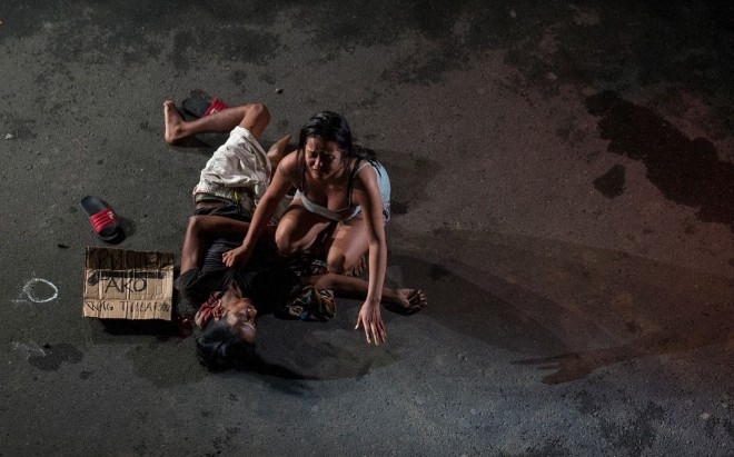 Филипините потънаха в кръв, 300 трупа на улицата! (СНИМКИ/ВИДЕО 18+)