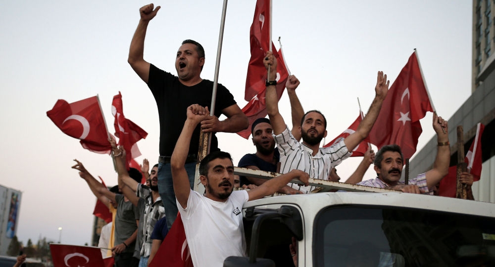 Хиляди турци готвят щурм на Инджирлик, искат да гонят САЩ от базата (ВИДЕО)