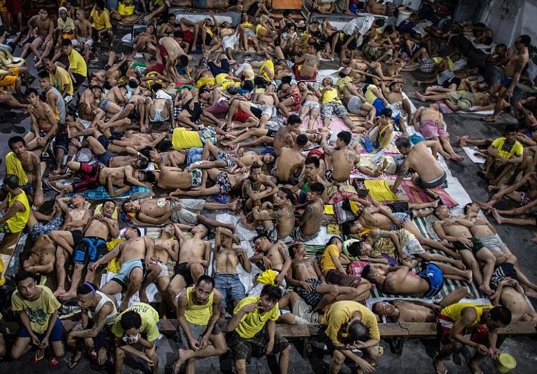 Вижте най-ужасния затвор във Филипините – страната, която обяви война на дрогата (ВИДЕО)