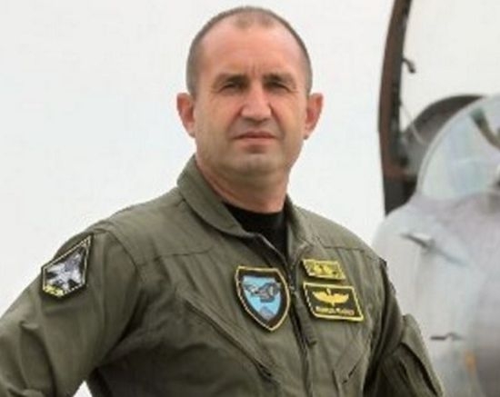 След разкритието на БЛИЦ: Шефът на ВВС ген. майор Румен Радев подаде рапорт за пенсиониране