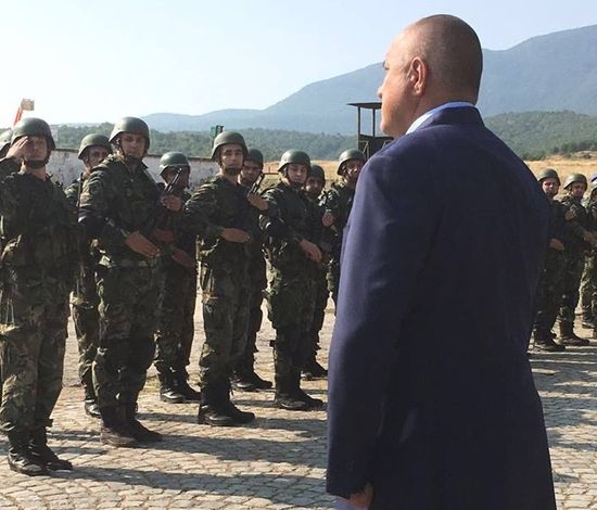 На полигона в Црънча: Командоси демонстрираха бойни техники и умения срещу терористи пред премиера 