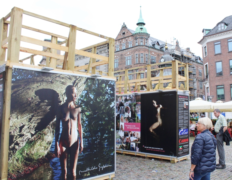 Българин разпозна племенницата си чисто гола на огромна СНИМКА в центъра на Копенхаген (18+)
