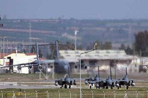 Никакви чужди военни в Турция: Турците протестират против базите на НАТО (СНИМКИ)