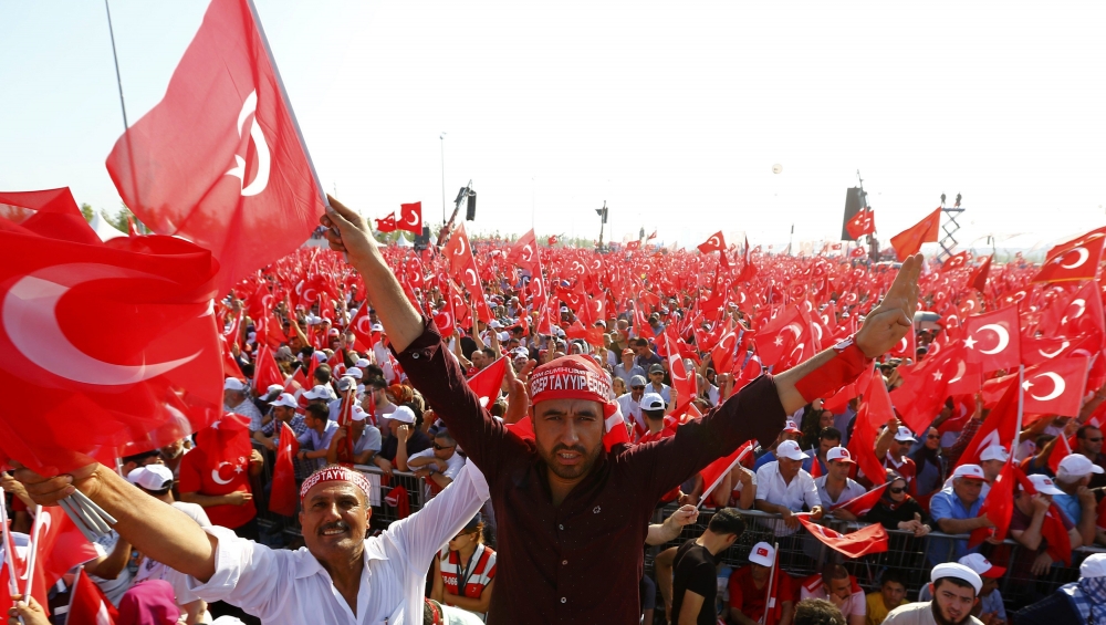 Хиляди се събраха на митинг в подкрепа на Ердоган (СНИМКИ)