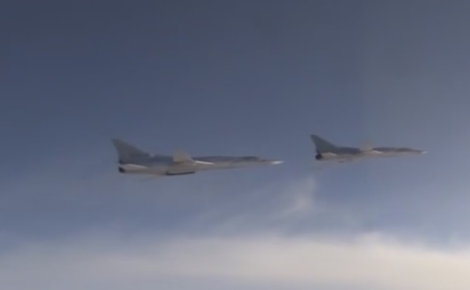 Офанзива: Шест бомбардировача Ту-22М3 излетяха от Русия и попиляха ИД край Палмира