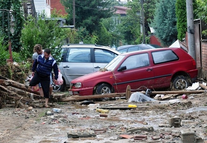 До момента българските екипи в Македония са отводнили над 60 къщи, предстои днес да отводнят още 4