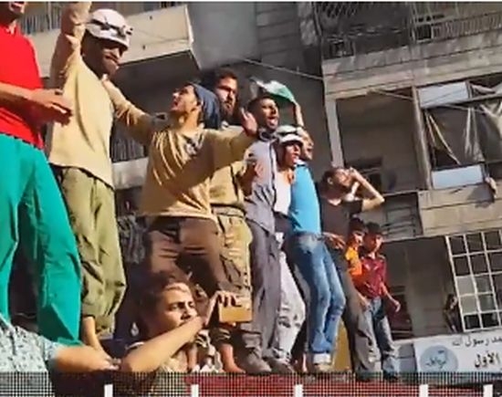 Падна обсадата на част от Алепо, бунтовници и жители танцуват по улиците (ВИДЕО/СНИМКИ)