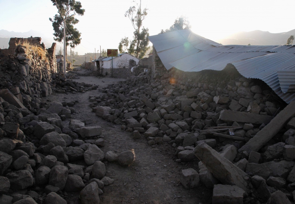 Девет са погребани под руините след земетресението в Перу (СНИМКИ/ВИДЕО)