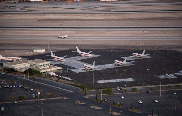Разкрити! Ето ги мистериозните самолети, летящи от Лас Вегас към най-секретната база в света (СНИМКИ)