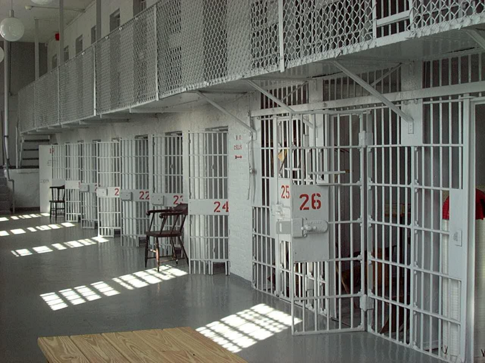 САЩ прекратяват използването на частните затвори