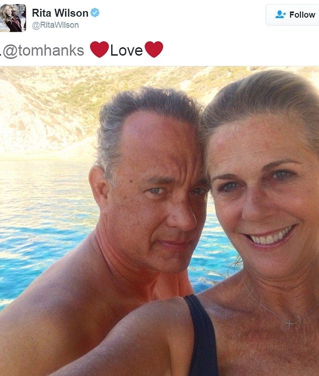 Любов: Том Ханкс и българската му жена с романтично селфи 