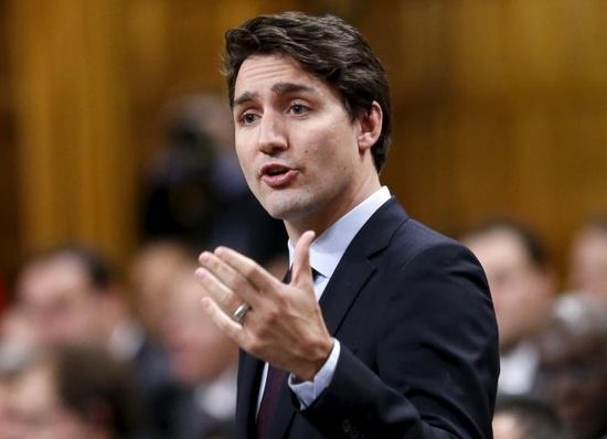 Канадският премиер защити мюсюлманките с буркини на плажа 