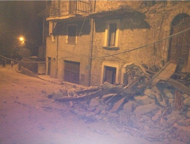 21 жертви и поне 100 в неизвестност след опустошителния трус в Италия, възможен ли е вторичен подземен удар и в България (СНИМКИ/ВИДЕО)