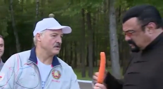 Лукашенко черпи Стивън Сегал с.. моркови и дини