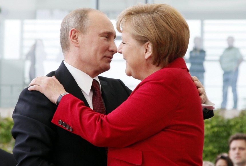 Путин догони Меркел по популярност в Чехия 