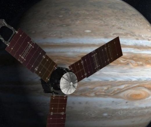 Сондата Джуно прелетя максимално близо над Юпитер