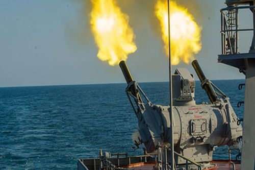 Кораби на ВМФ на Русия попиляват противника: ВИДЕО от проверката на бойната готовност    