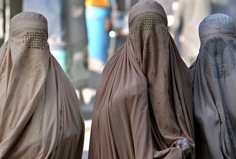 "Ислямска държава" забрани носенето на...бурки