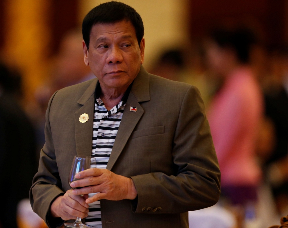 Президентът на Филипините смрази света с изявление на човекоядец, "Ислямска държава" трепери  