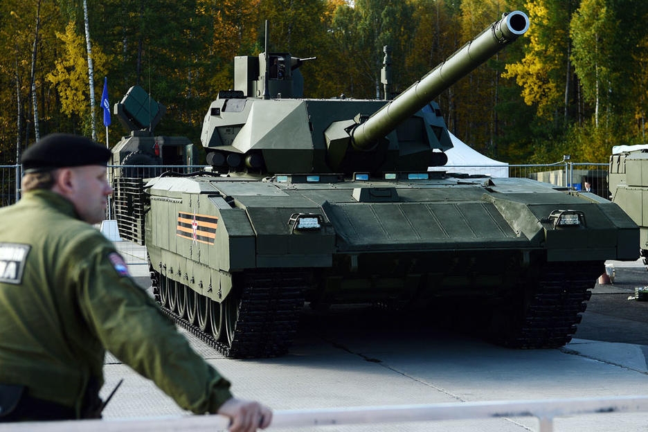 Русия демонстрира за първи път бойните възможности на „Армата“ (ВИДЕО)