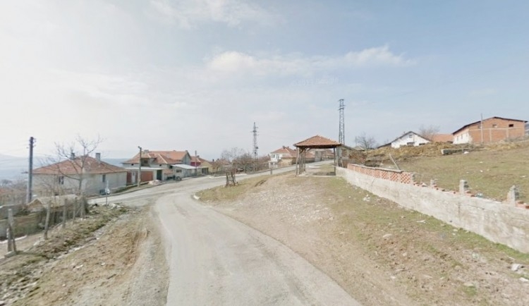 Вбесен брат вдигна на главата си руенско село, напсува кмета заради 